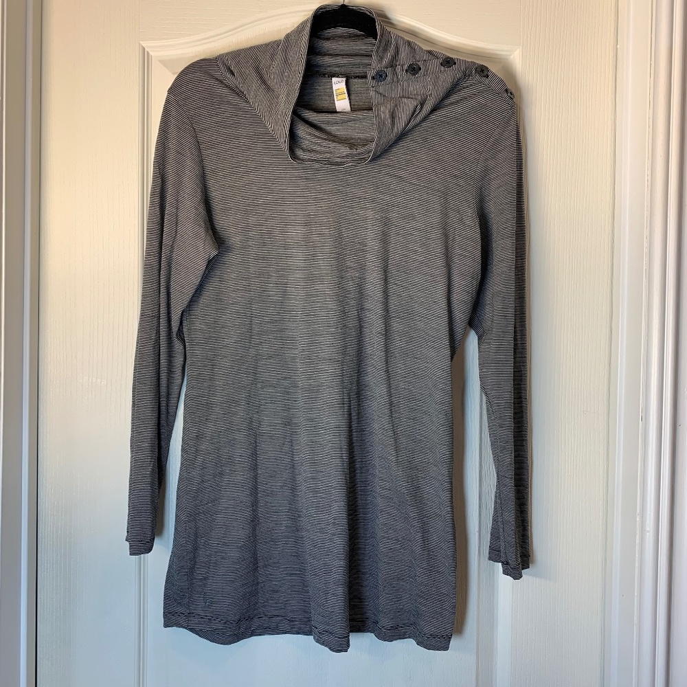 Lole Relaxed Tunic Top with Buttoned Cowl Neck –‎ Canadian Brand